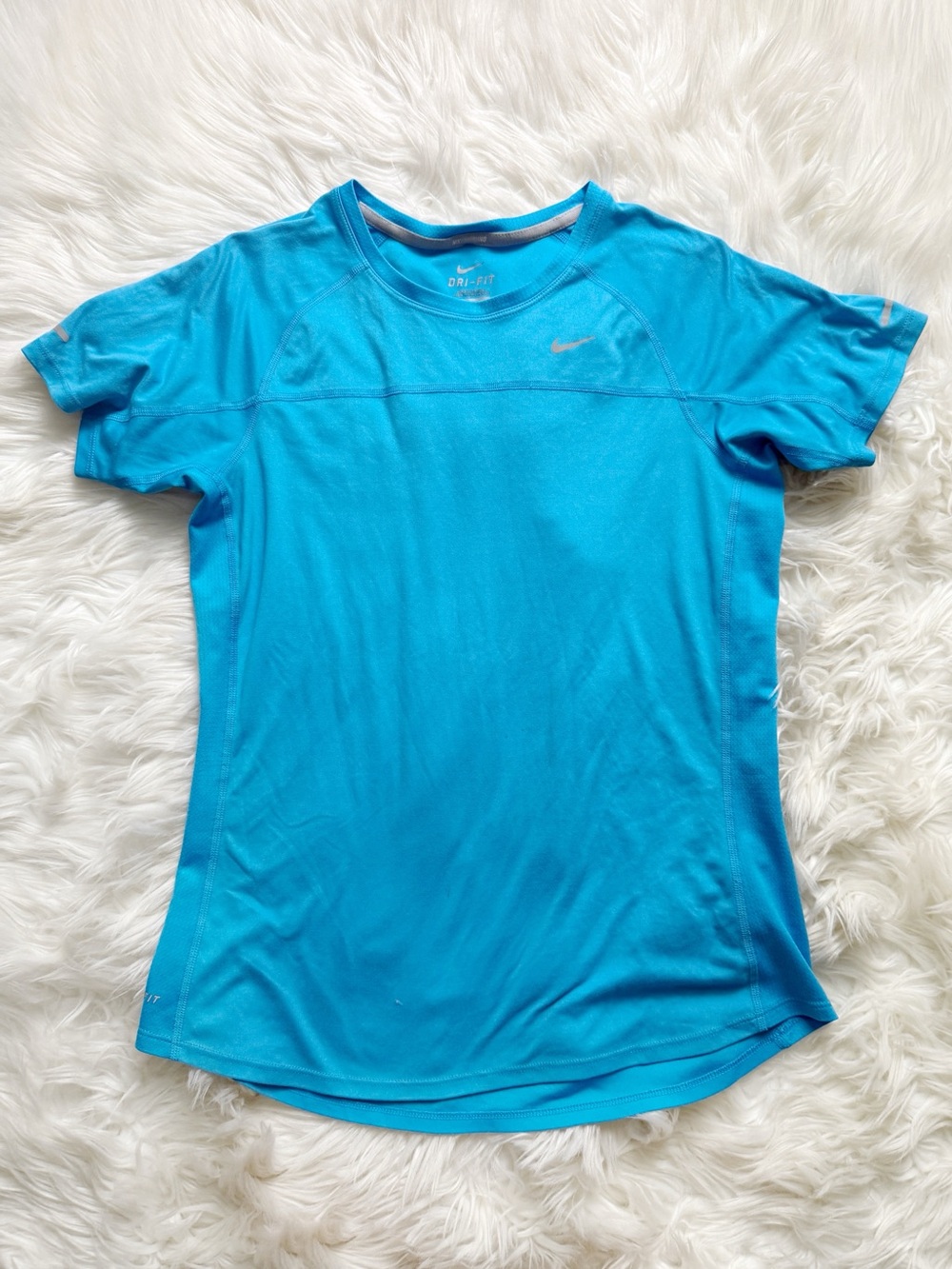 Free w any purchase! Nike Dri-Fit Running Short Sleeve T-Shirt Blue Sz Medium